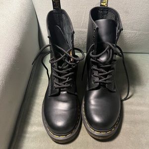 Dr. Martens 8-Eye Boots size 9 M